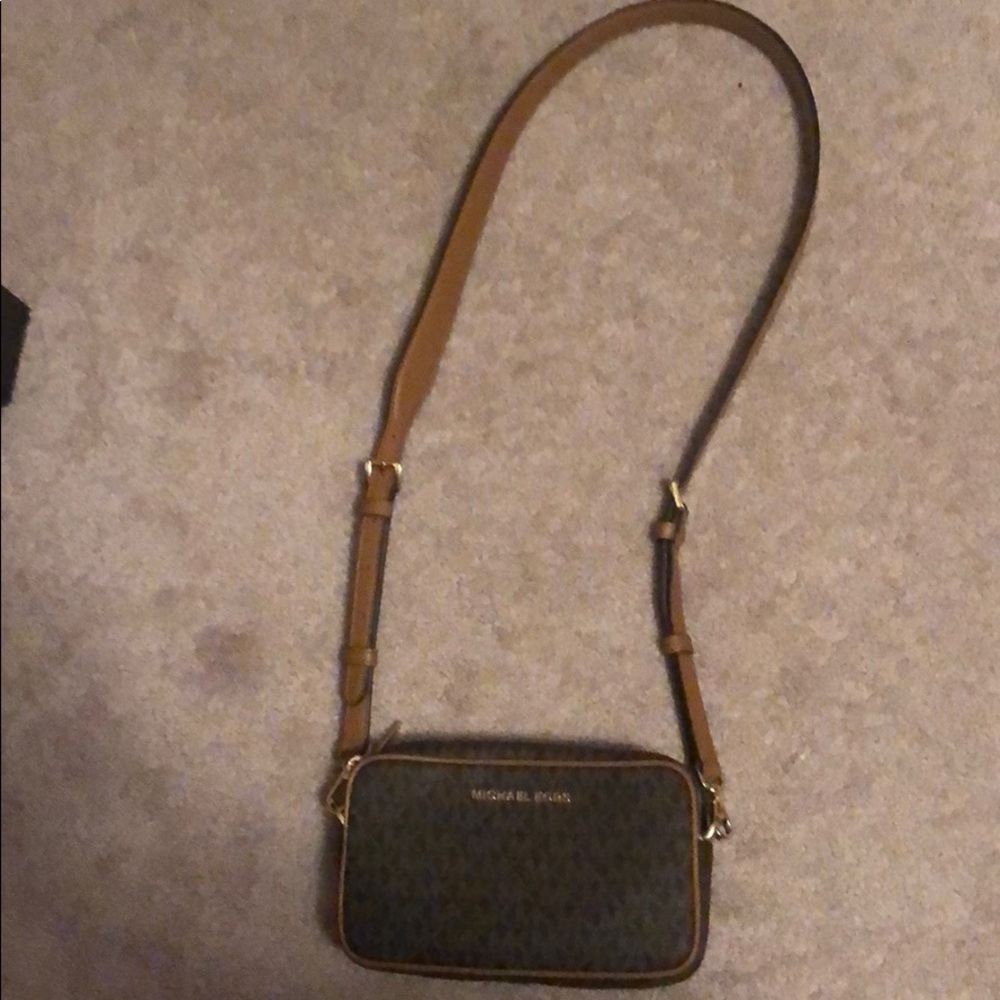 Michael Kors cross body purse